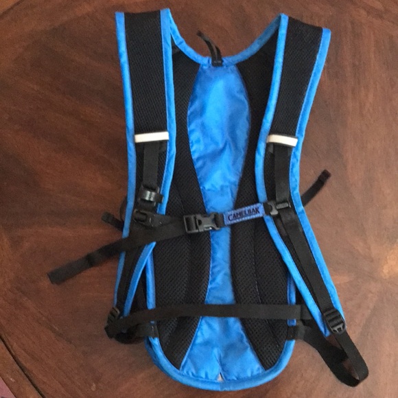 Camelback rogue 2.5 liter hydration pack - Picture 2 of 5
